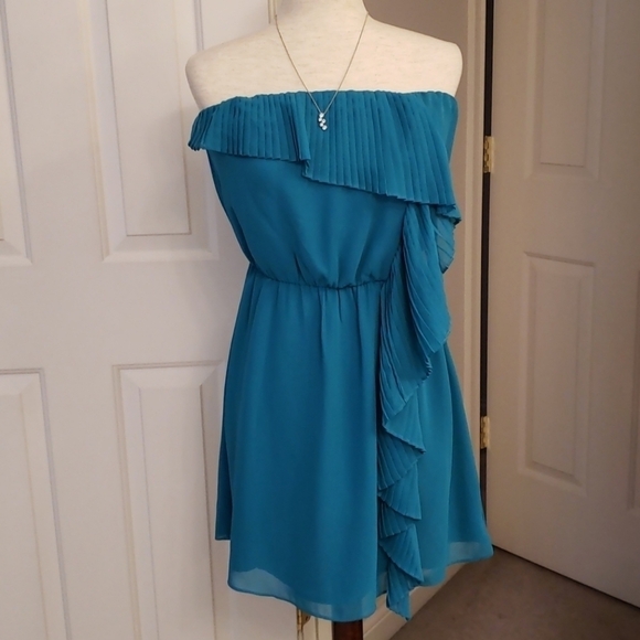 BCBGeneration Dresses & Skirts - Bcbgeneration teal ruffle strapless dress NWT
